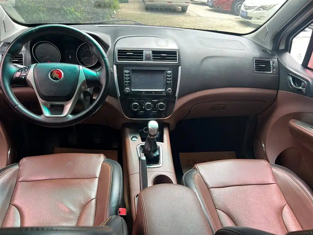 Dongfeng X5 2016 1.6L MT Luxury