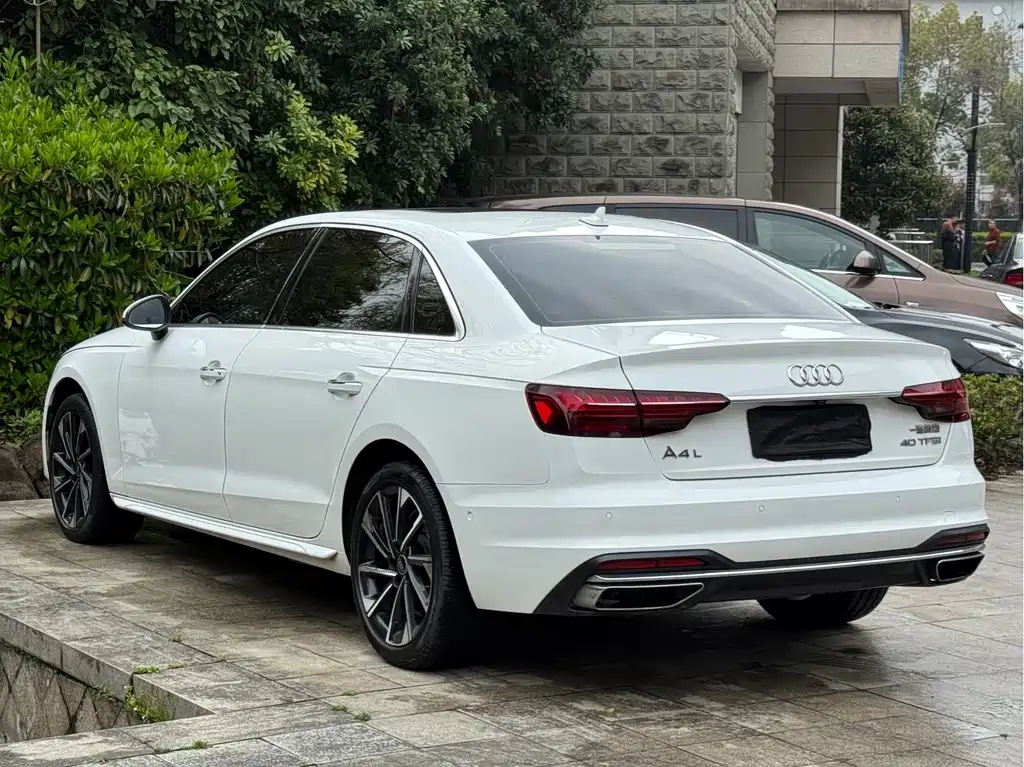 Audi A4L 2022 40 TFSI Luxury