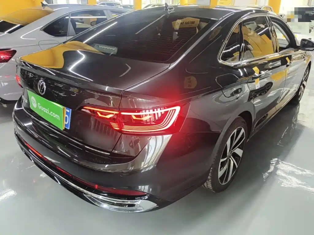 Volkswagen Sagitar — миниатюра 7
