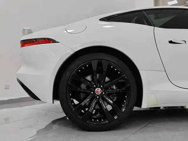 Jaguar F-TYPE — миниатюра 10