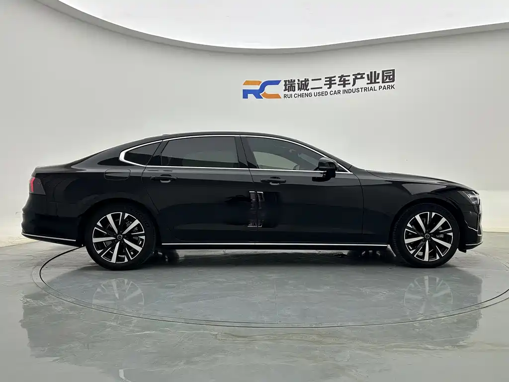Volvo S90 — миниатюра 8