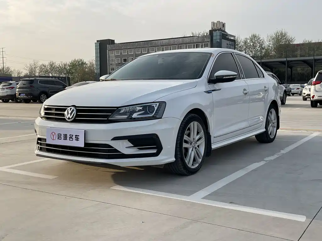 Volkswagen Sagitar 2019