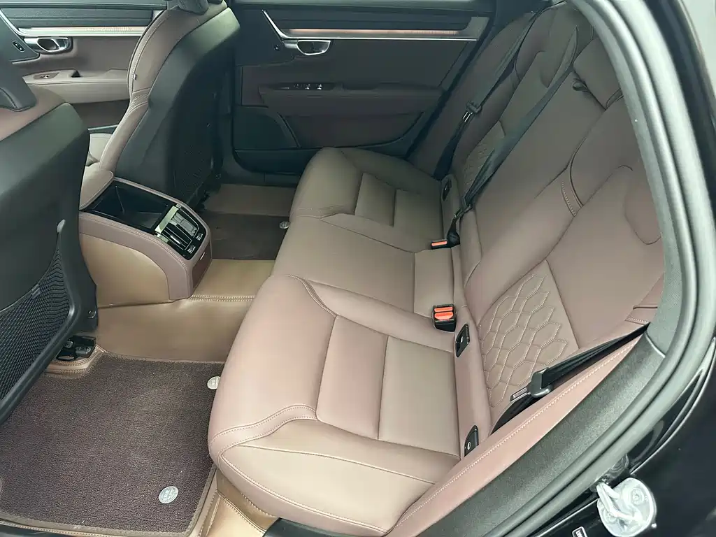 Volvo S90 — миниатюра 15