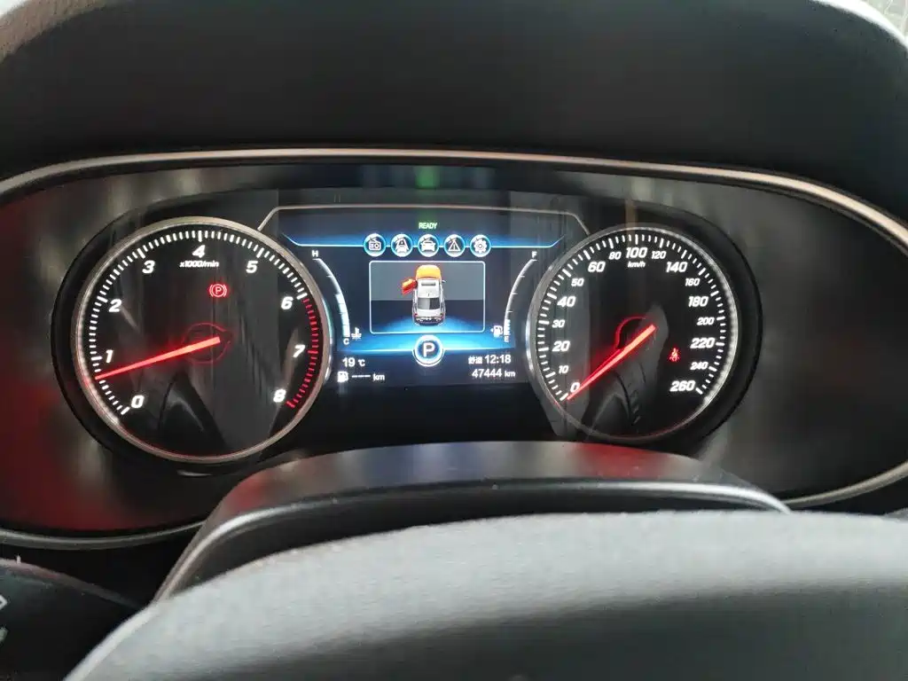 Hongqi Hongqi H5 — миниатюра 7