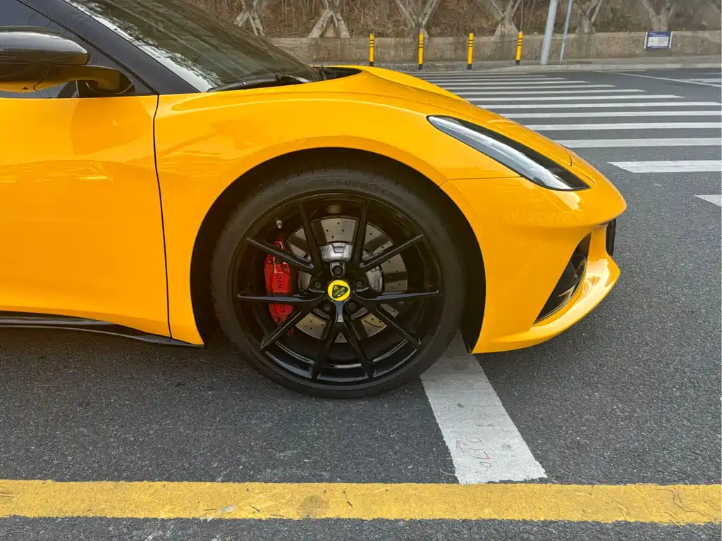 LOTUS SPORTS CAR EMIRA