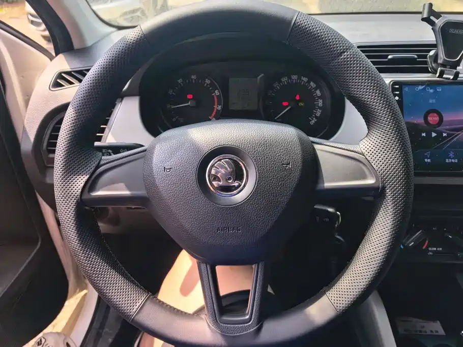 Skoda Fabia — миниатюра 15