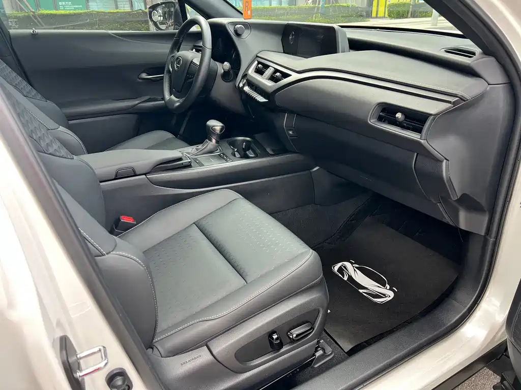 Lexus UX — миниатюра 12