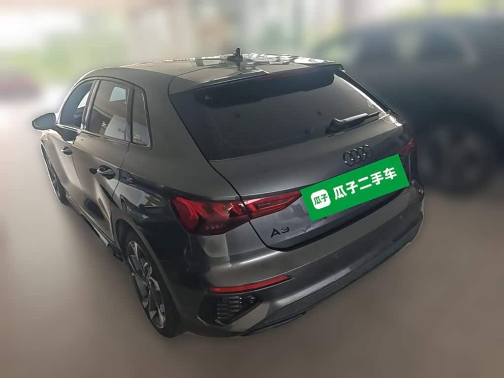 Audi A3 1.4 л 2023 г. Серебристо-серый, пробег 22400 км