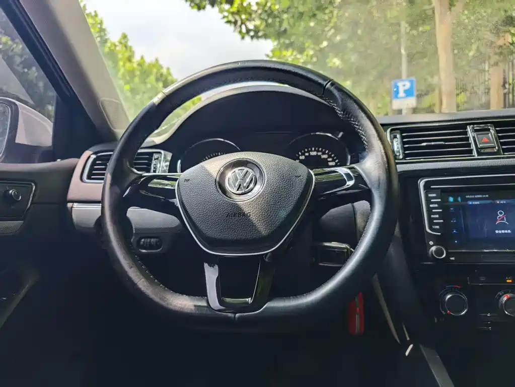 Volkswagen Sagitar 2015 230TSI AT Comfort