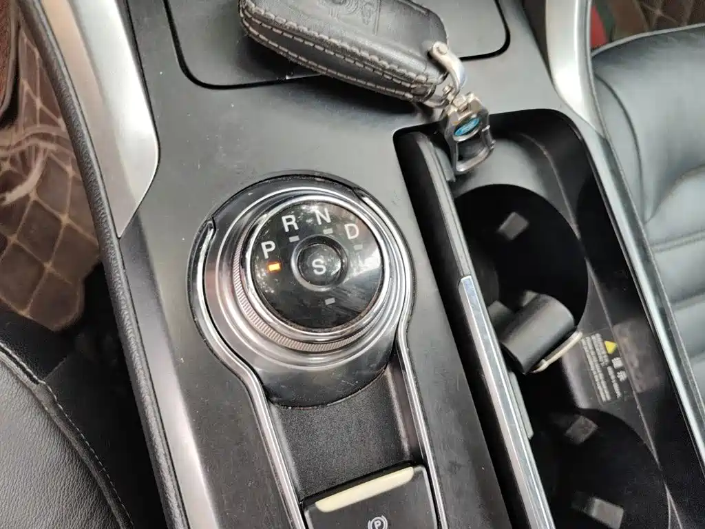 Ford Mondeo — миниатюра 7