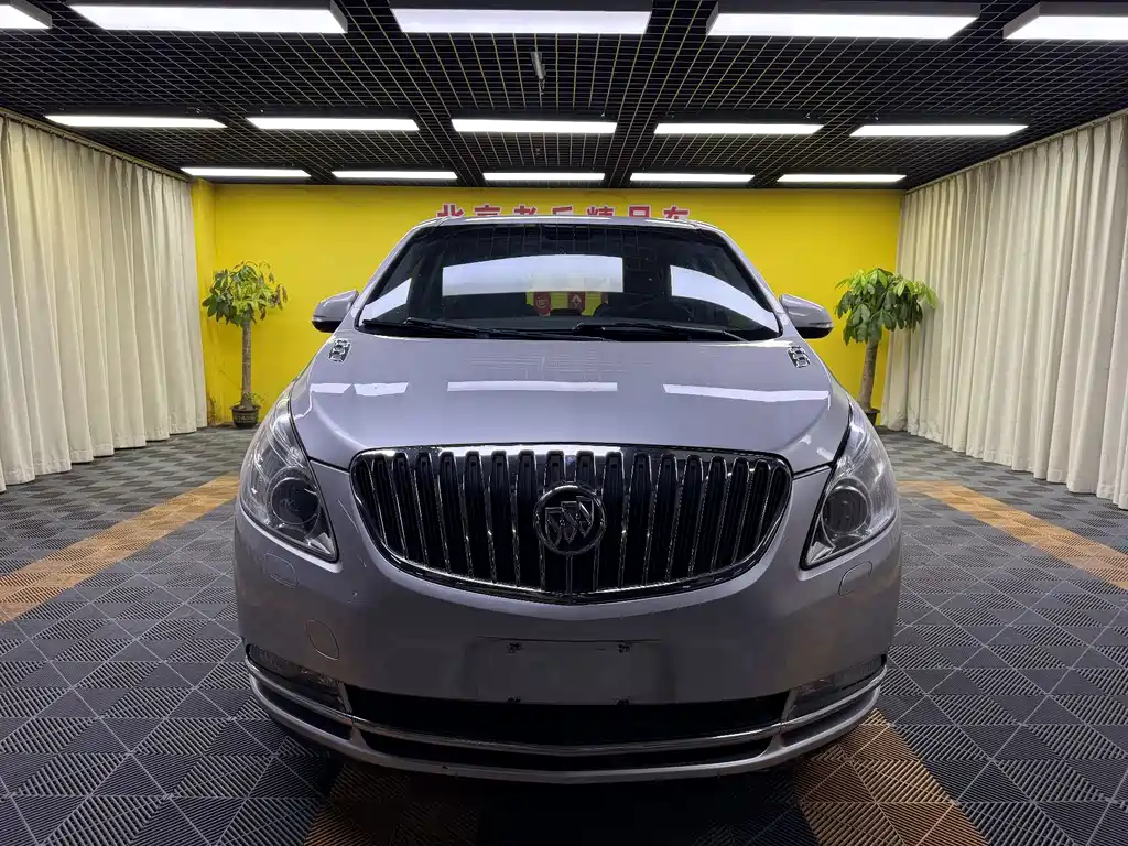 Buick GL8 — миниатюра 2
