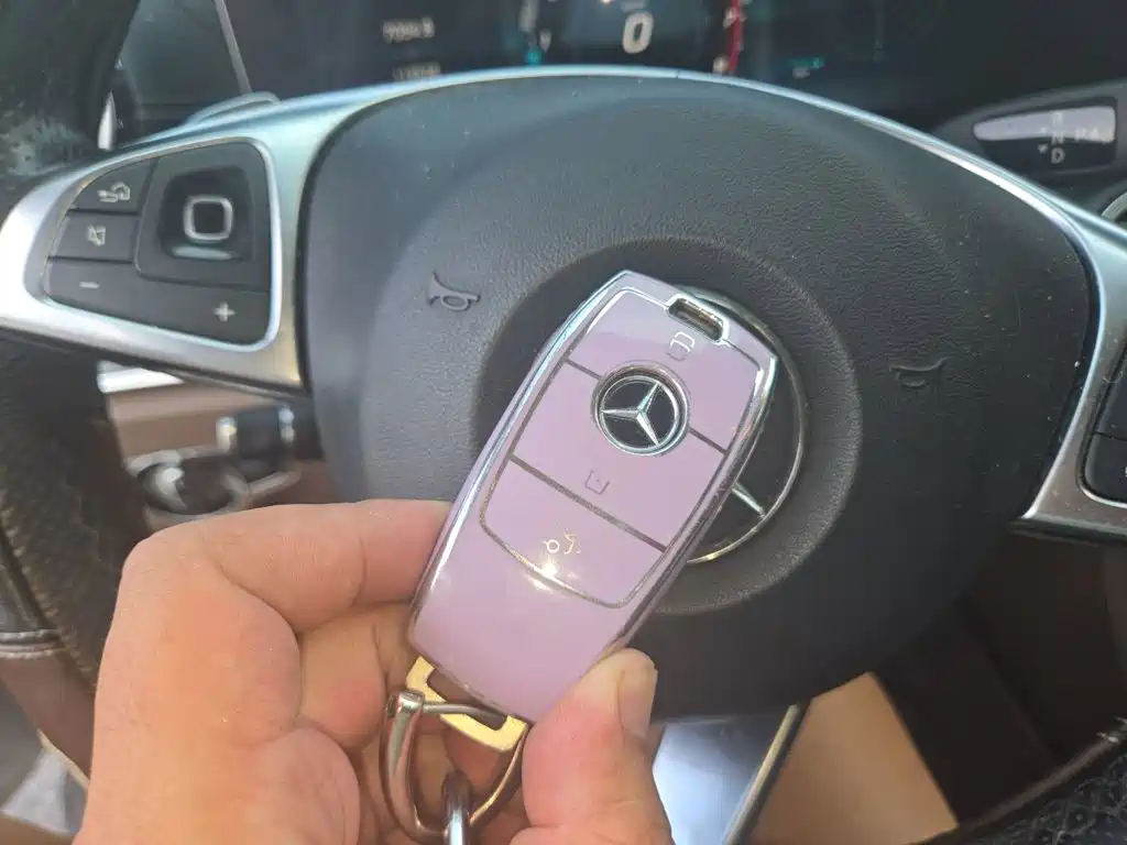 Mercedes-Benz E-Class — миниатюра 9
