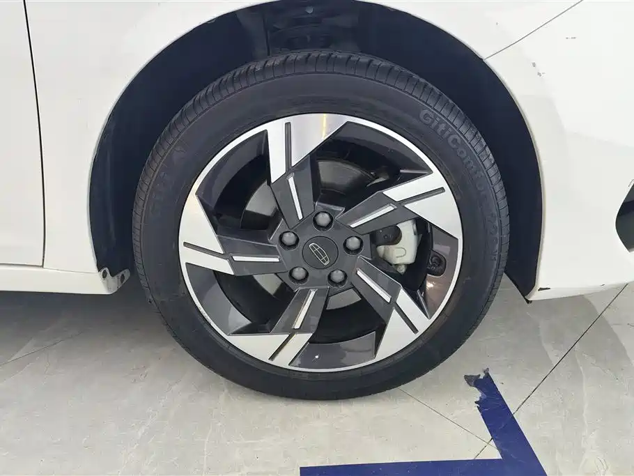 Geely Emgrand L HiP L HiP 2022 1.5TD-DHT Pro 100KM Super