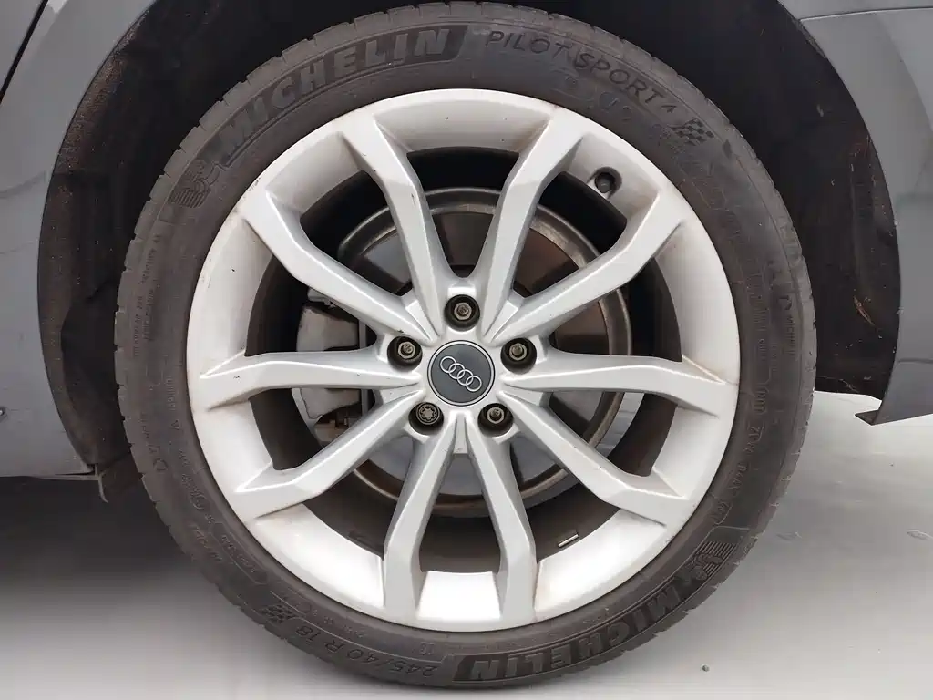 Audi A4L 2019 40 TFSI Fashion VI