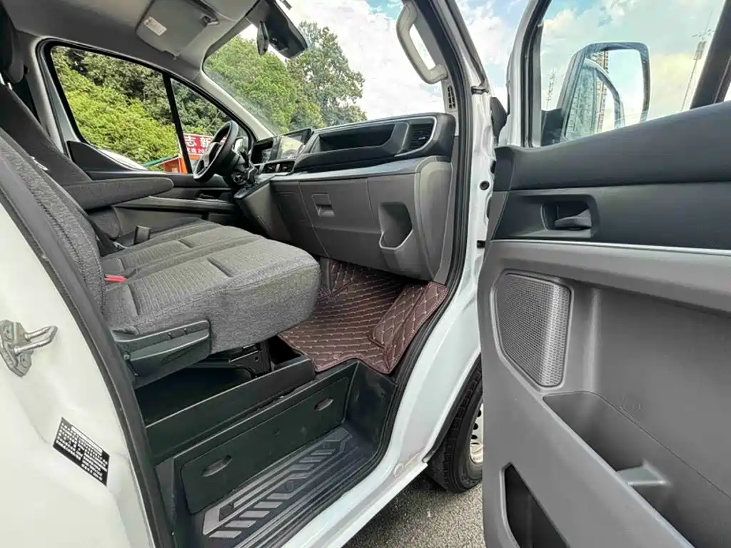Ford Transit — миниатюра 2