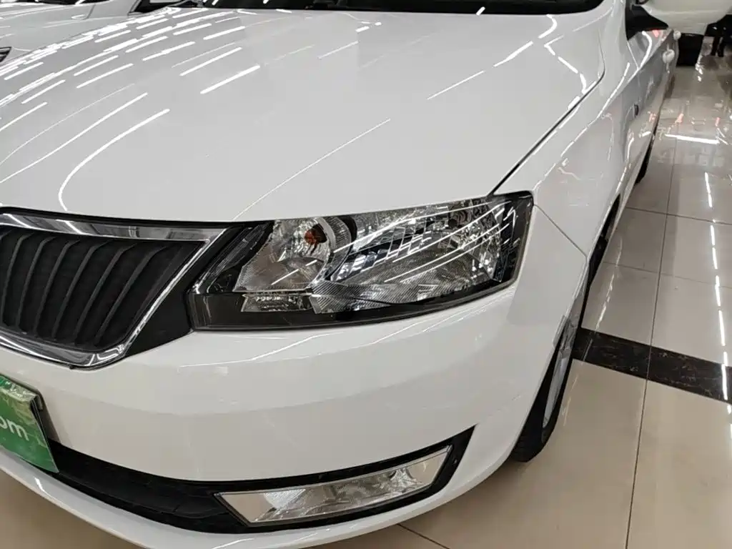 Skoda Rapid — миниатюра 24