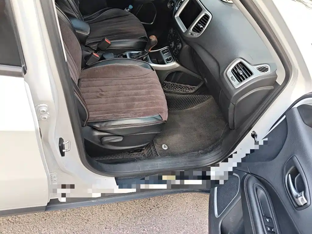 Jeep Compass — миниатюра 19