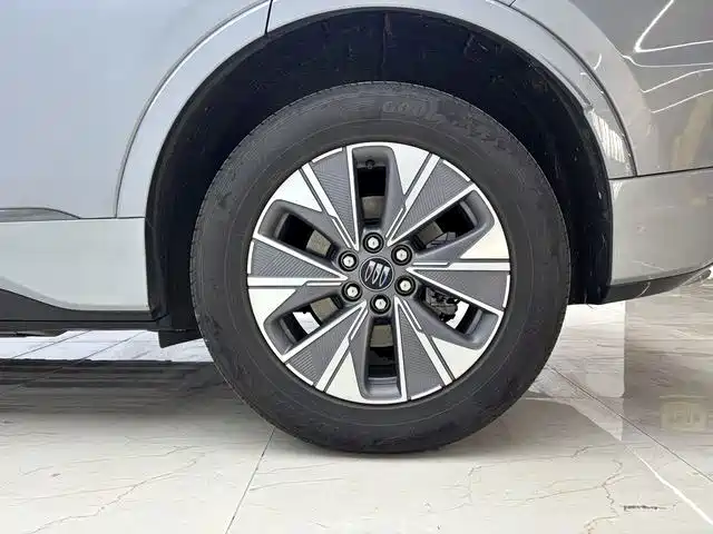 Buick E5 — миниатюра 19