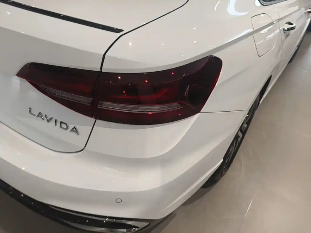 Volkswagen Lavida 2024 300TSI DSG Lead