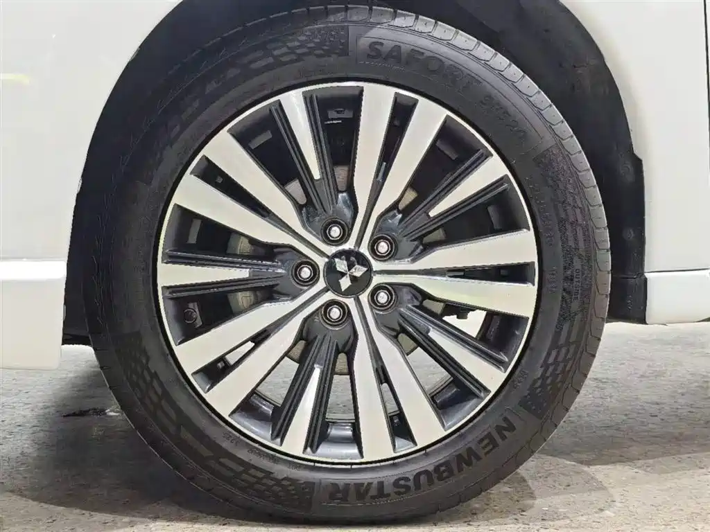 Mitsubishi Outlander 2.4L 4WD Enjoy Edition 7 seats, фото 7