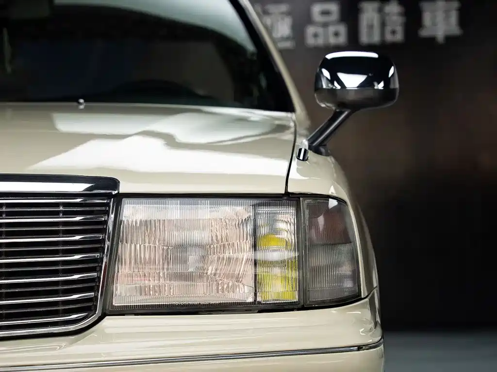 Toyota Crown (Import) — миниатюра 9