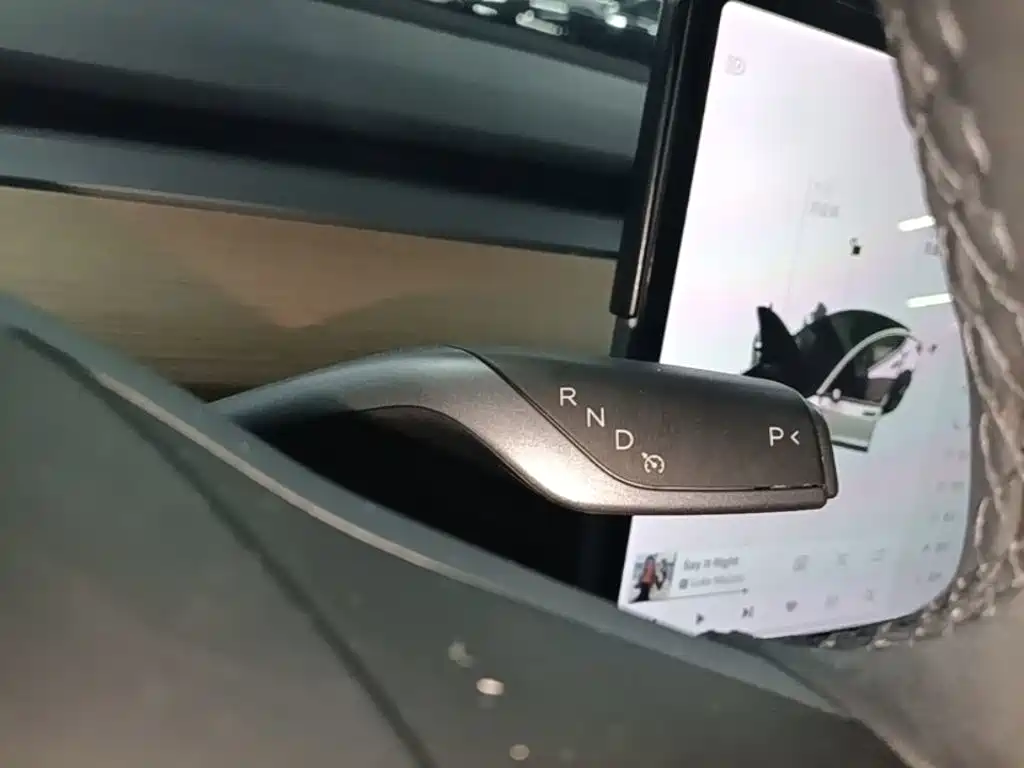 Tesla Model 3 — миниатюра 14