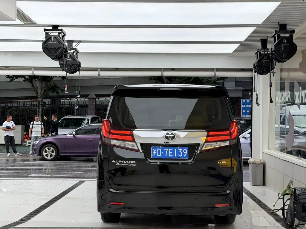 Toyota Alphard 2015 3.5L Luxury