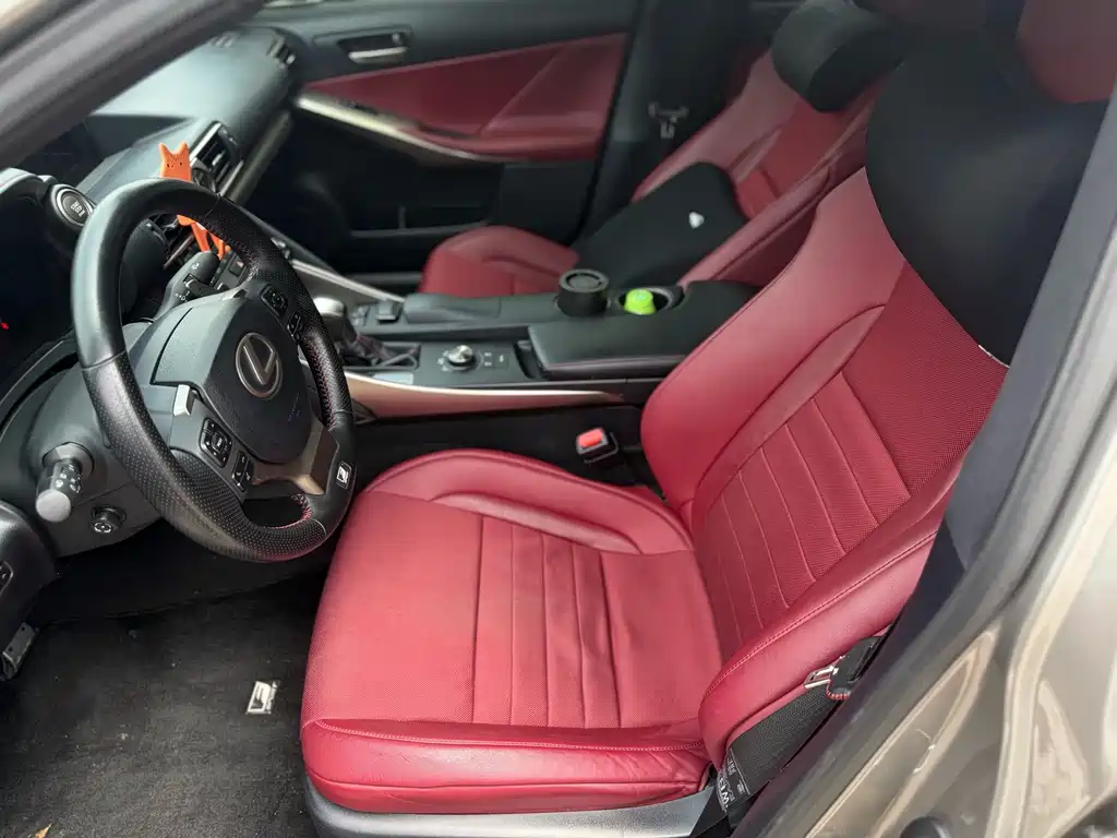 Lexus IS — миниатюра 6