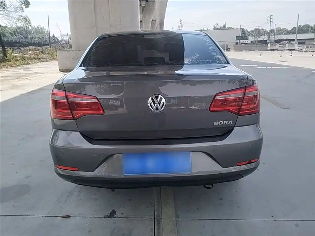 Volkswagen Bora 2014 1.6L AT Fashion