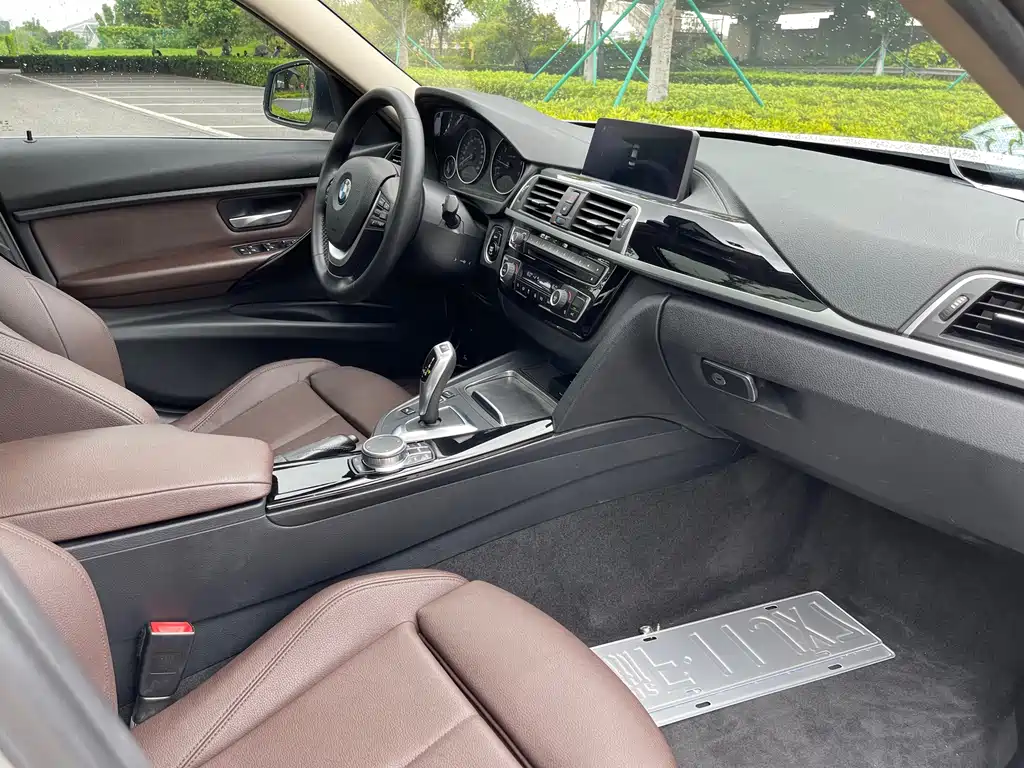 BMW 3 Series — миниатюра 5
