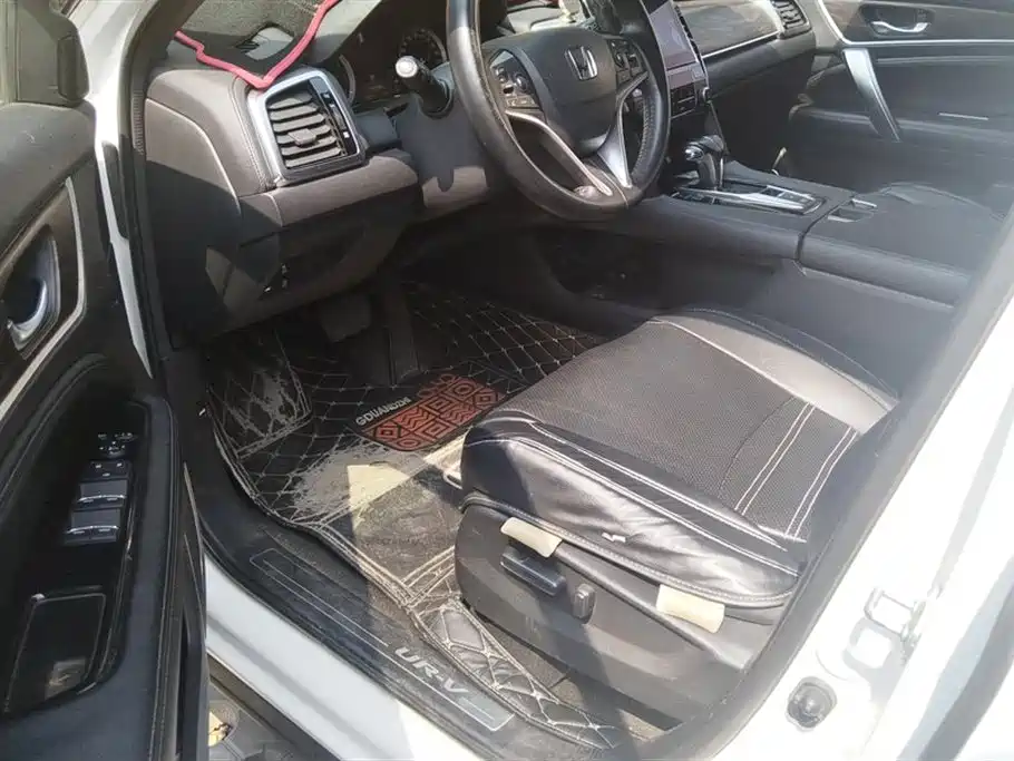 Honda UR-V 2017 240TURBO Luxury V