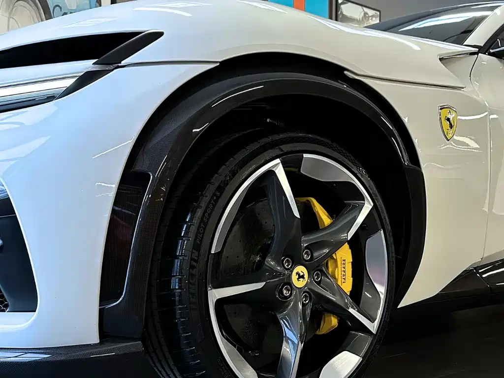 Ferrari Purosangue 2023 6.5L V12
