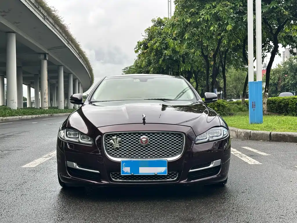Jaguar XJ — миниатюра 2