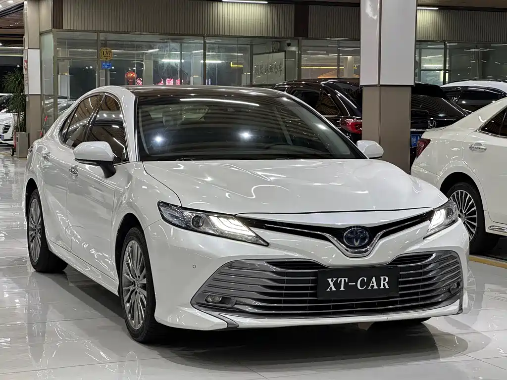 Toyota Camry — миниатюра 3