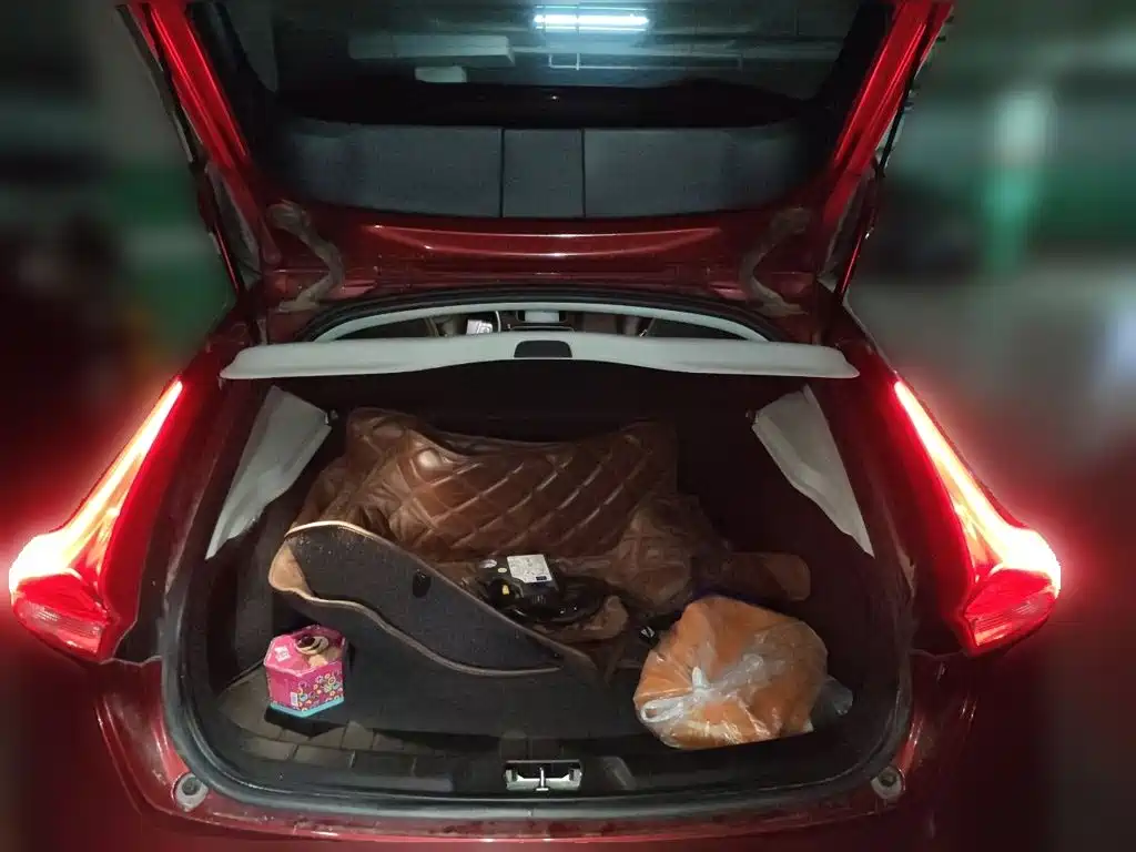 Volvo V40 — миниатюра 20