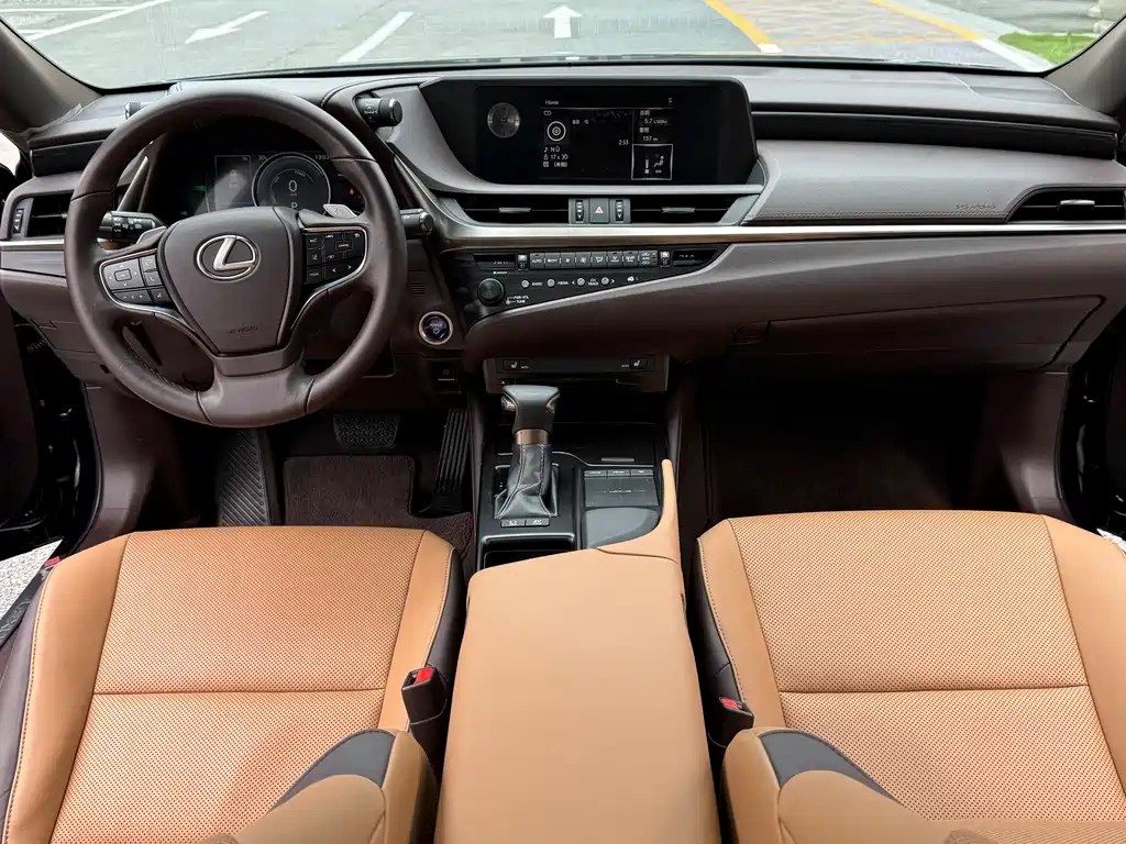 Lexus ES — миниатюра 6