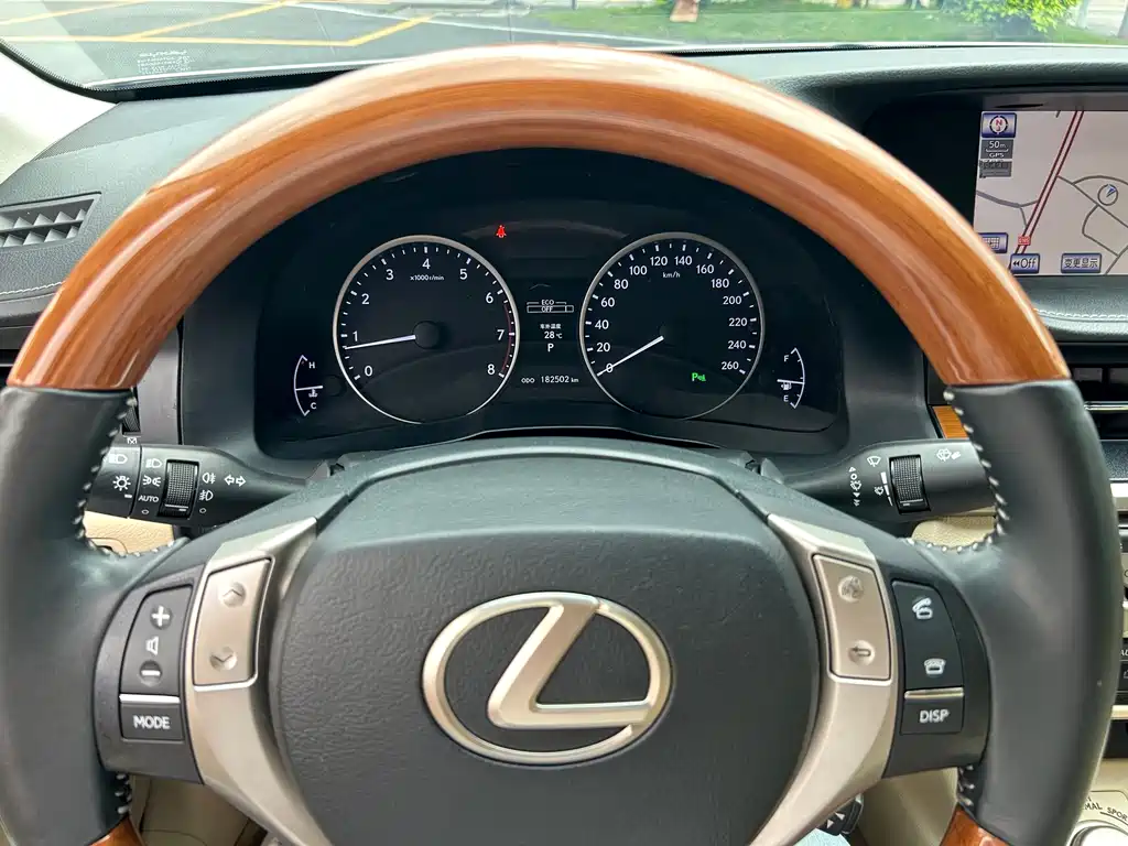 Lexus ES — миниатюра 21