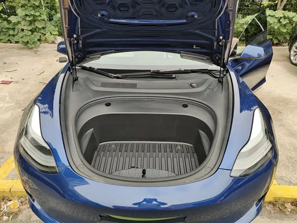 Tesla Model 3 — миниатюра 20