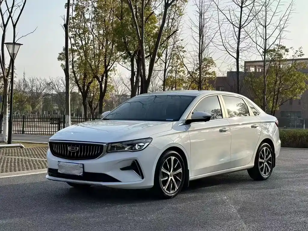 Geely Emgrand 2021