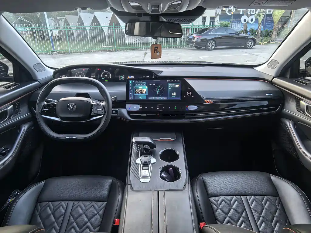 Changan UNI-K iDD — миниатюра 10