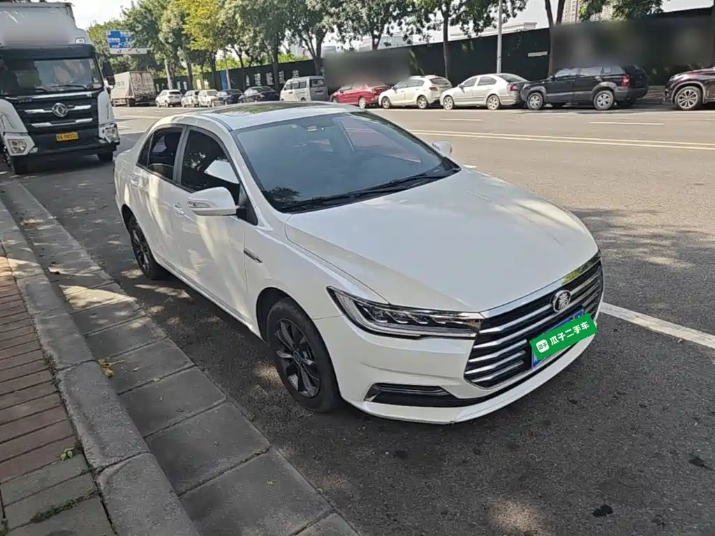 BYD Qin — миниатюра 4