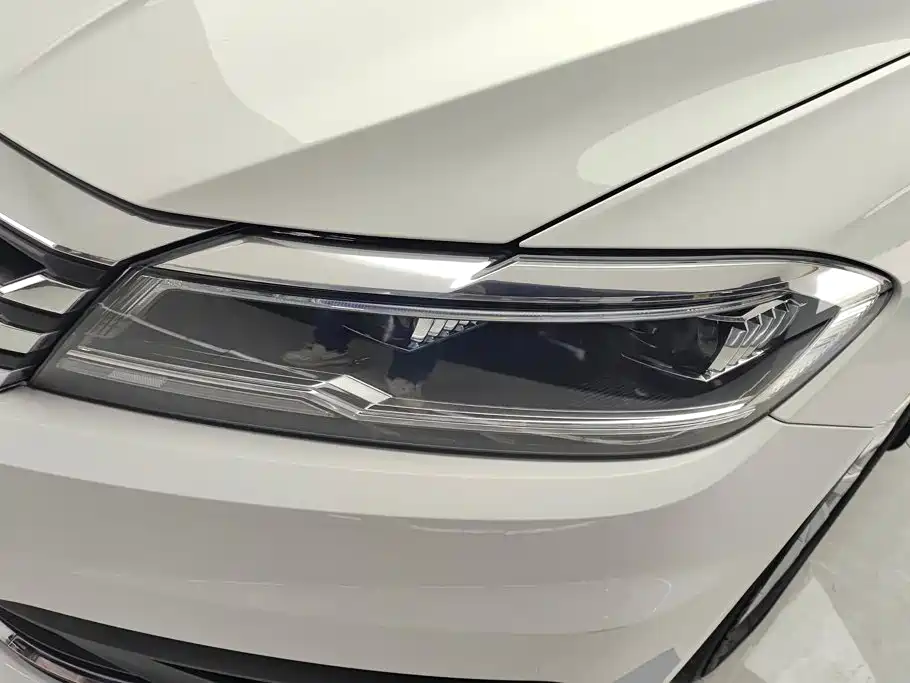 Volkswagen Lavida — миниатюра 5