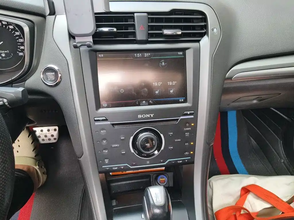 Ford Mondeo — миниатюра 9