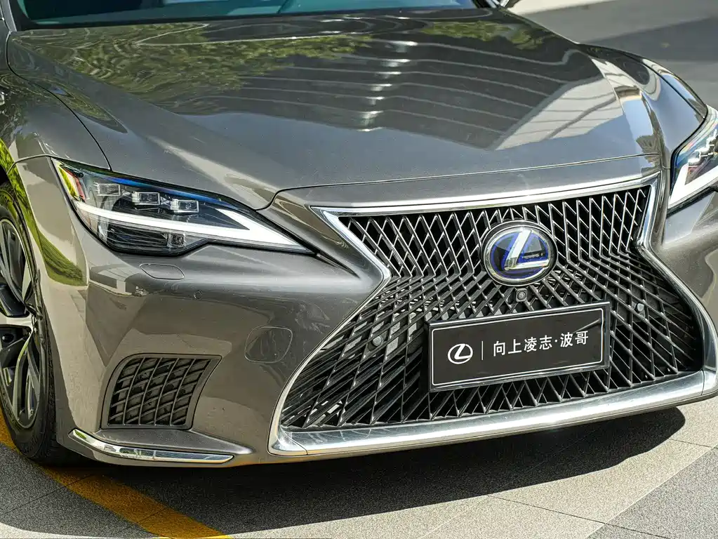 Lexus LS 2021 500h