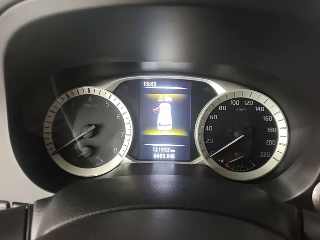 Nissan Terra — миниатюра 12