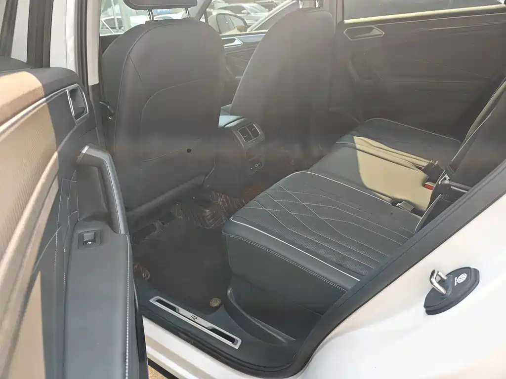 Volkswagen Tiguan L — миниатюра 10