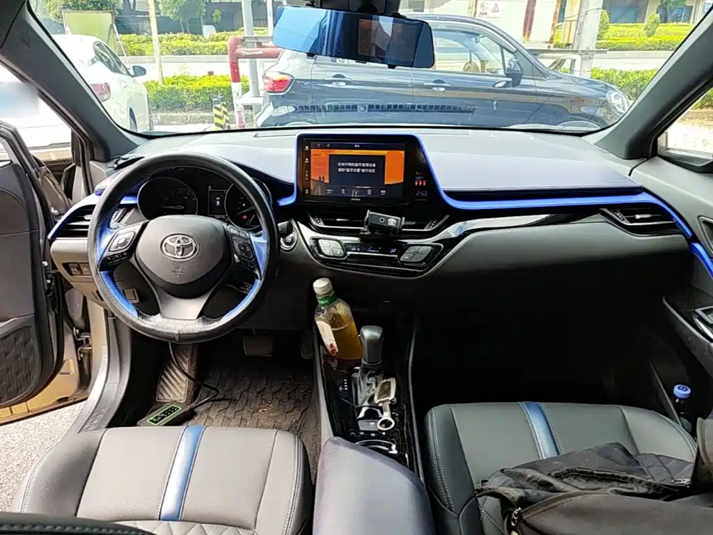 Toyota IZOA — миниатюра 10