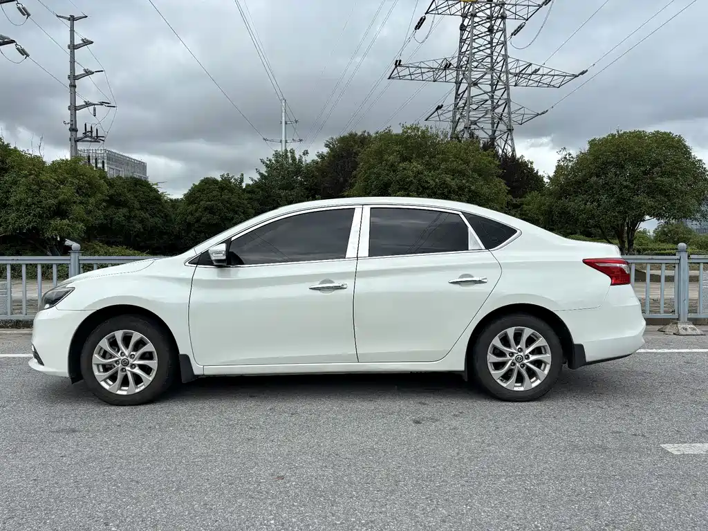 Nissan Sylphy — миниатюра 6