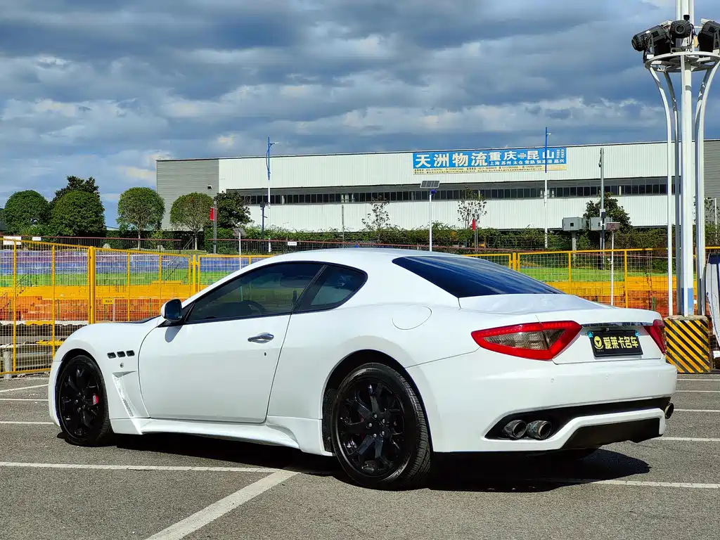 Maserati GranTurismo — миниатюра 6