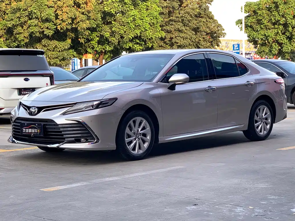 TOYOTA CAMRY